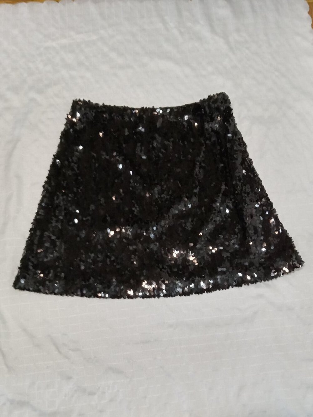Vintage AKA black mini skirt covered in sparkling sequins, size medium